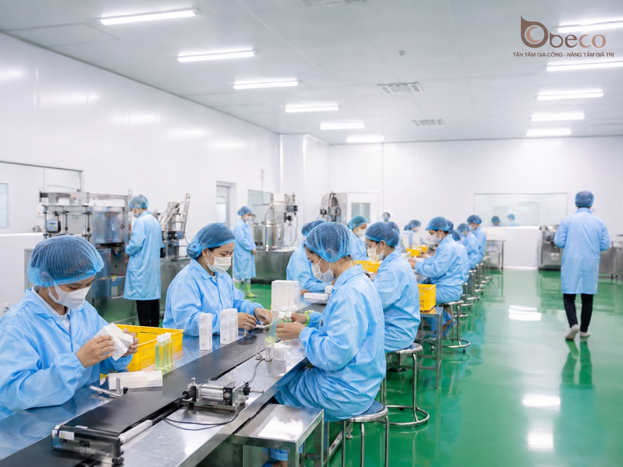 Tổ đóng gói tại nhà máy GMP của BECO